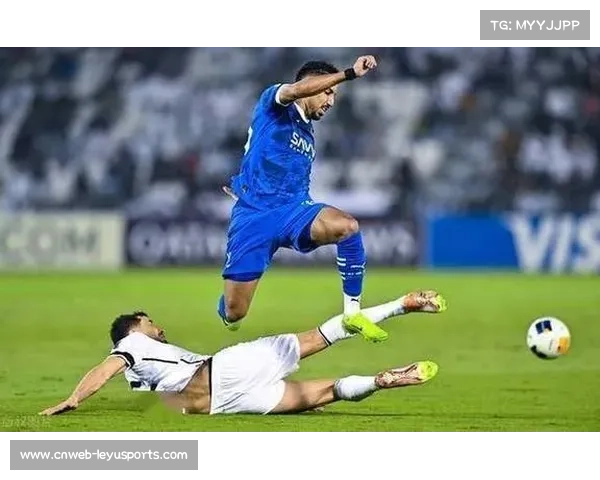 多萨里吊射世界波，利雅得新月客场取胜